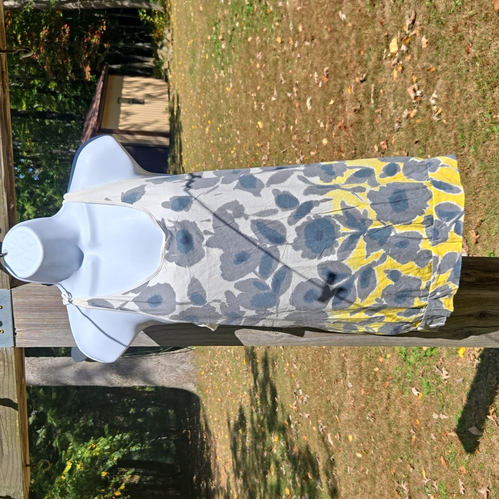 Yellow and Grey-Floral Print- V Neck- Tanktop American Eagle-